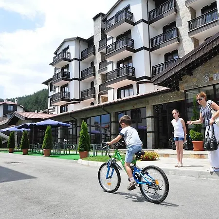 3 Mountains בנסקו