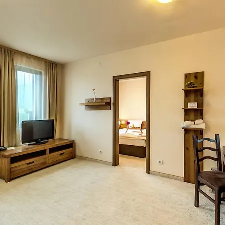 3 Mountains 3* בנסקו